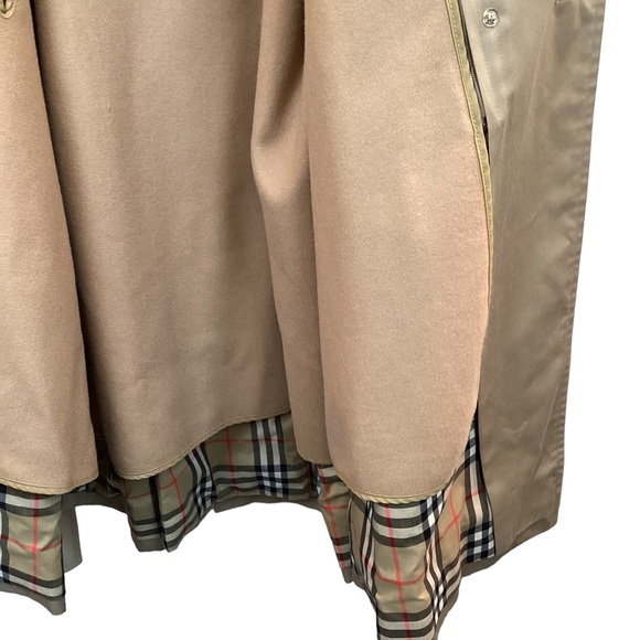 Burberry’s Nova Check Wool Lined Belted Trench Coat - Picture 16 of 16